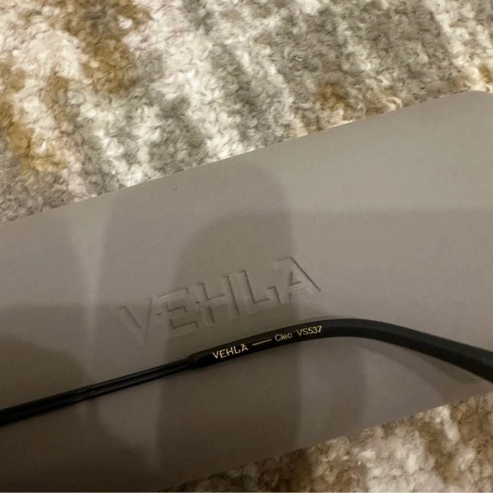 Brand new VEHLA Cleo Sunglasses